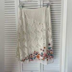 Anthropologie Floral
Embroidered cottage lace Midi Skirt Laia grace Med NWT